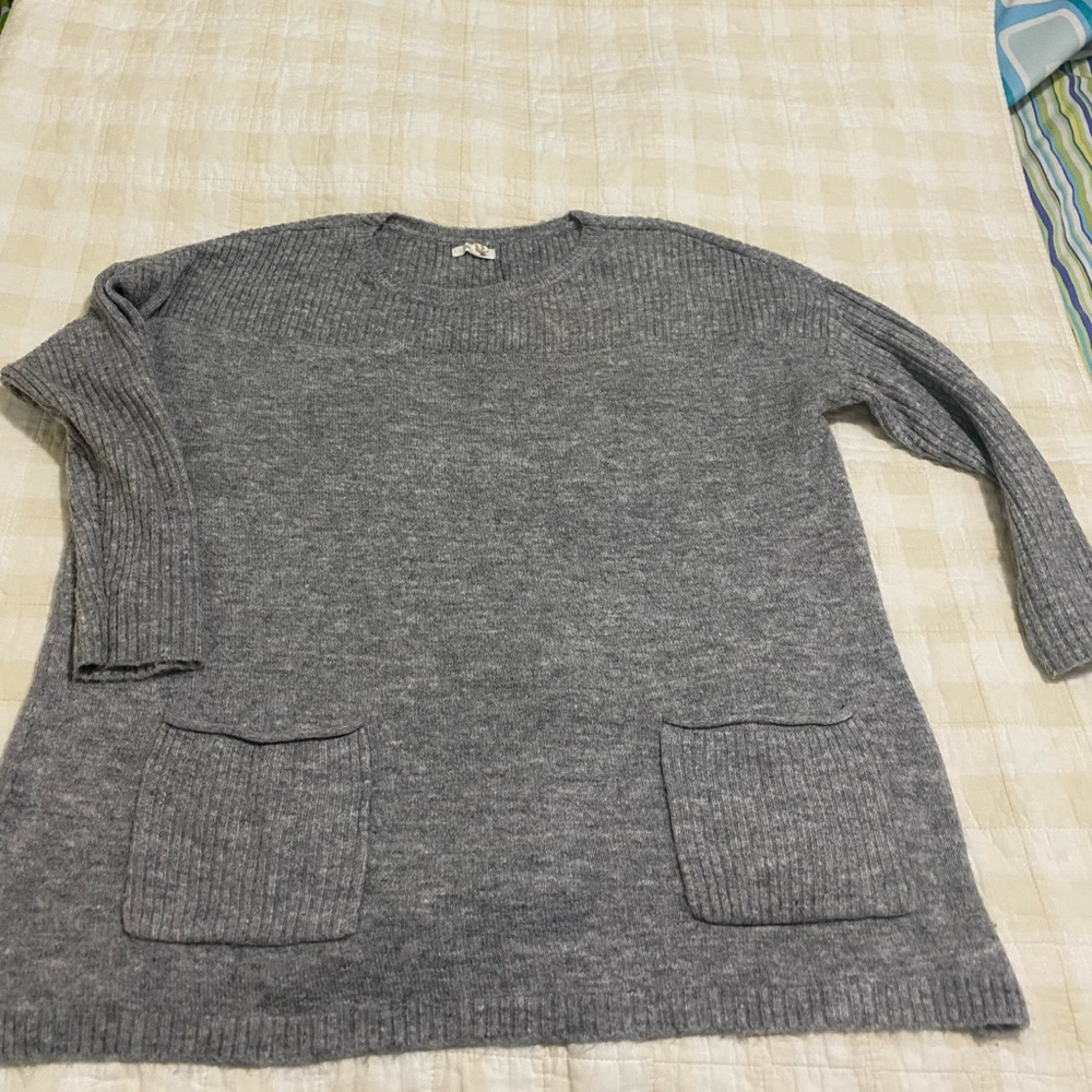 Gray Maurice’s sweater with pockets